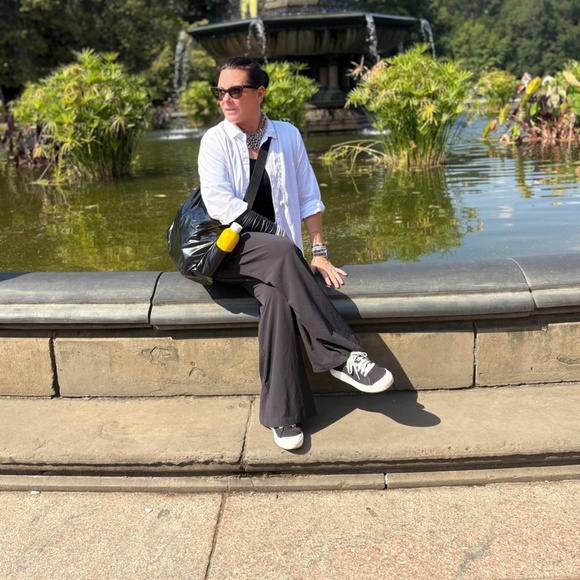 Meet your Posher, Denise - Picture 2 of 2